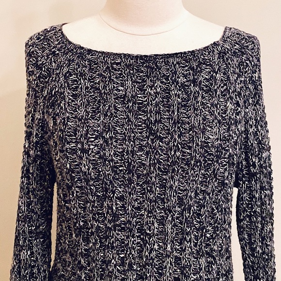 Gap Black White Marled Stitch Long Sleeves Split Hem Knit Casual Sweater Size S - Picture 2 of 11